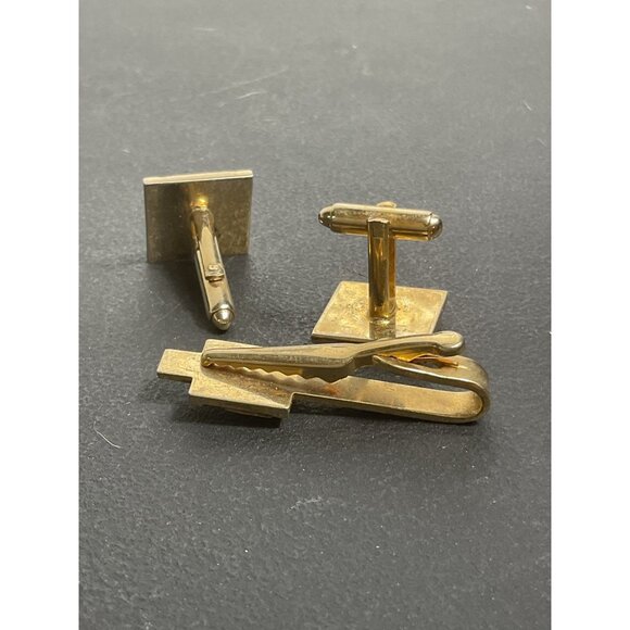 Gold Tone Mother of Pearl  Initial L Cufflinks & Tie Clip Set - Picture 2 of 3